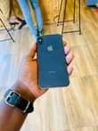 A picture of I phone x gb 256