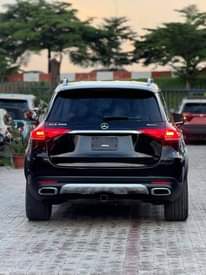 A picture of 2019 Mercedes Benz GLE450 keyless premium luxury interior accident free