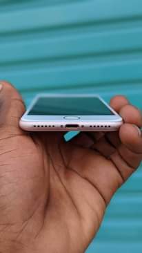 A picture of Iphone 7g 32gb finger kwa 165k zoez nichek 0613512124