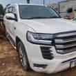 A picture of V8 VX R DIESEL 300M