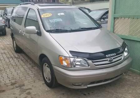A picture of Toyota Sienna