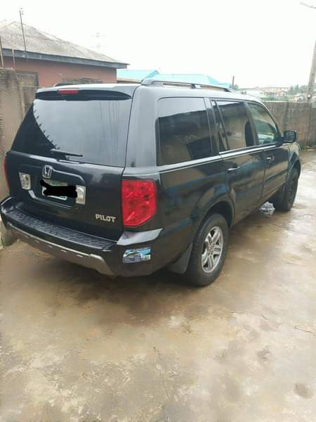 A picture of Cleanest and Sharpest Registered Honda Pilot 2005 Model First body