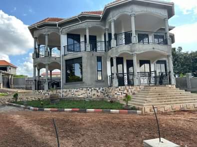 A picture of Entebbe Road. Lake view. 6 Bed 6 Bath. Ugx 1.5