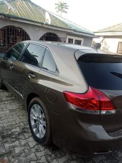 A picture of 2011 venza with notyn to fix 08167484423
