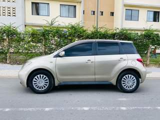 A picture of TOYOTA IST