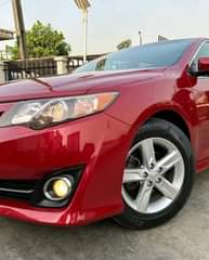 A picture of FOREIGN USED 2013 TOYOTA CAMRY SE Navigation System Reverse Camera