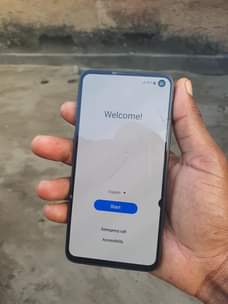 A picture of Samsung s10e 128gb ram 6 bei 150 ina creck ila