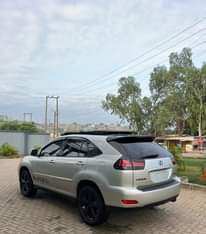 A picture of 2005 LEXUS RX330