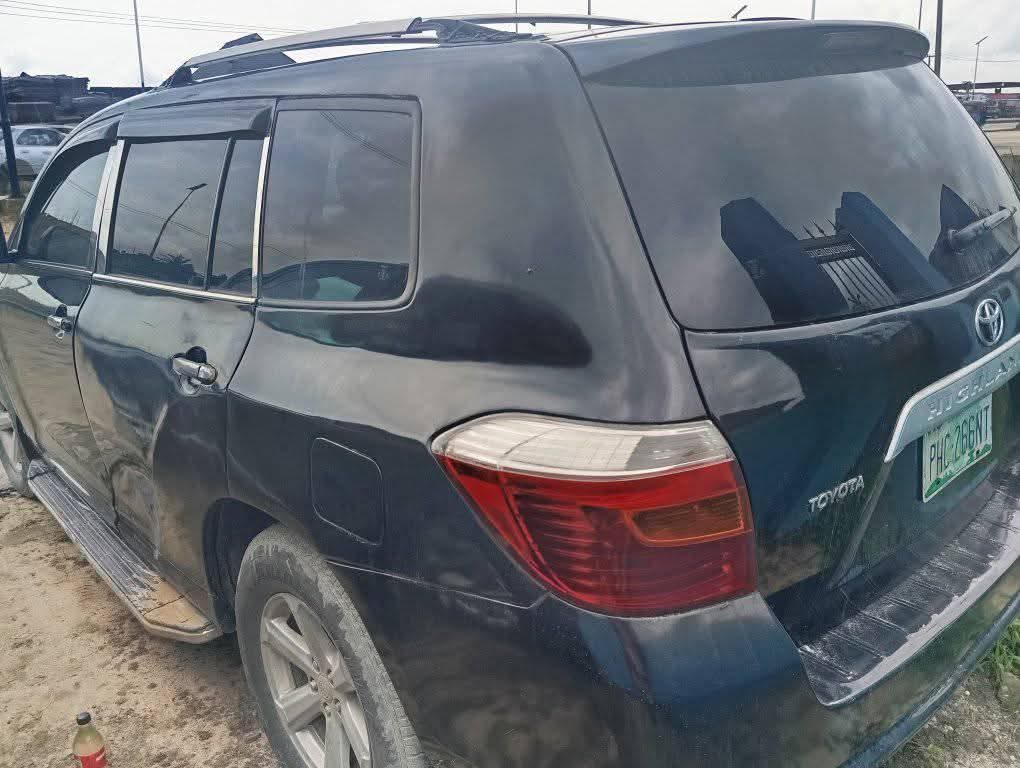 A picture of 2008 Toyota Highlander 08 model