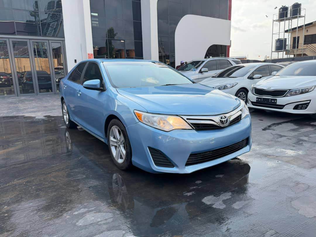 A picture of DISTRESS DISTRESS DISTRESS FOREIGN USED TOYOTA CAMRY 2013 MODEL XLE
