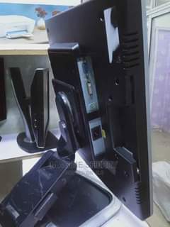 A picture of 19 inchs monitors screen