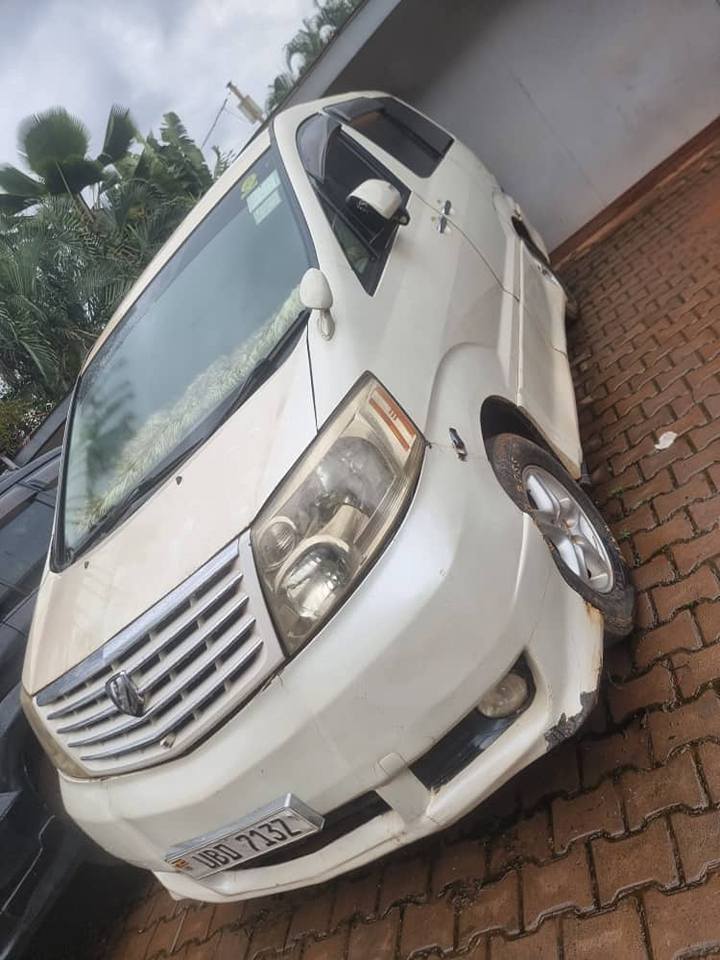 A picture of ALPHARD 2008