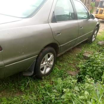 A picture of 2000 Toyota Camry 08069525376