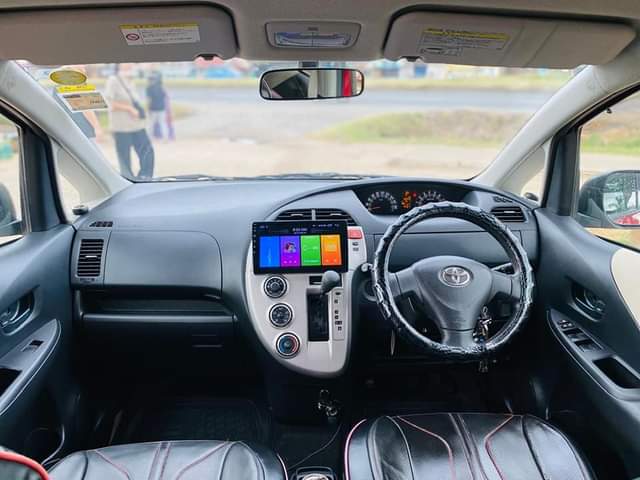 A picture of Toyota Ractis