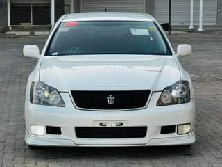A picture of TOYOTA CROWN ATHLETE