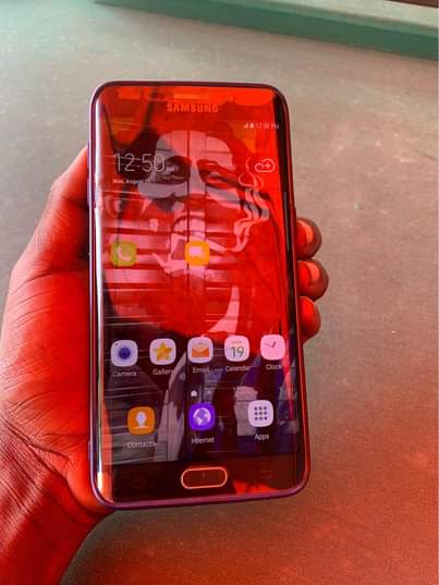 A picture of Samsung galaxy s6 