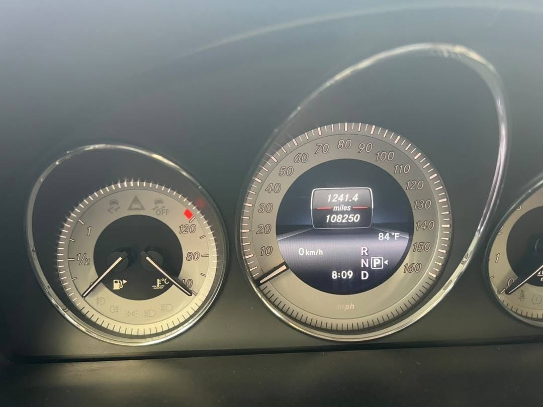 A picture of USED 2015 MERCEDES BENZ GLK350 DOUBLE PANORAMIC BUY AND TRAVEL