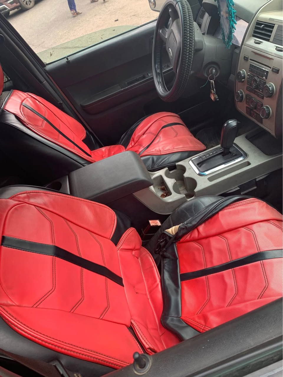 A picture of Ford escape