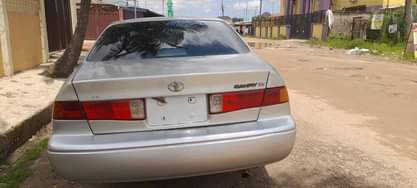 A picture of Toyota Camry drop light for sale in a very pristine