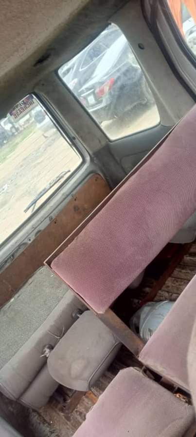 A picture of Dealer market Hijet mini bus available Untempered Engine silent engine