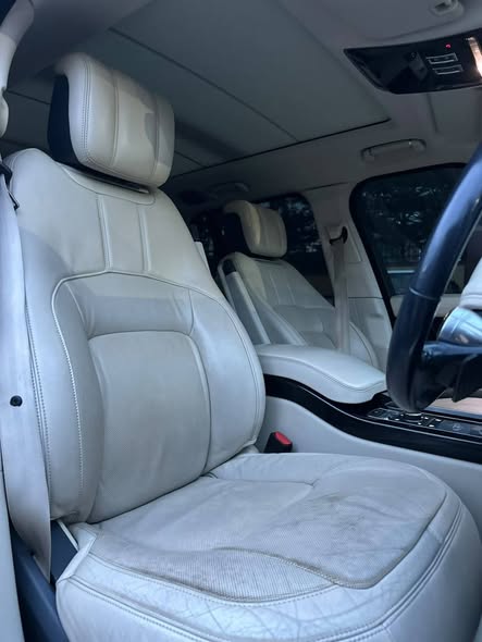 A picture of Range Rover Vogue 2019 160m