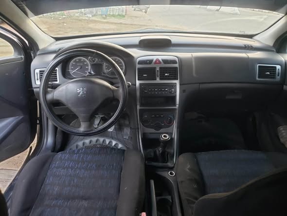 A picture of Peugeot 307 Manual