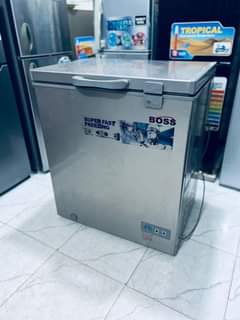 A picture of BOSS FREEZER 150L Bei 485 000 Clean 0716691688 whatsaap calls