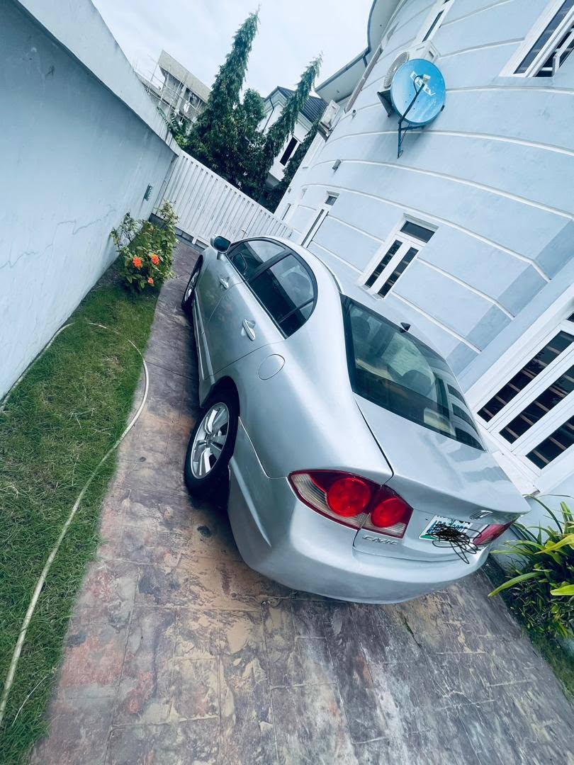 A picture of 2009 Honda civic awoof deals