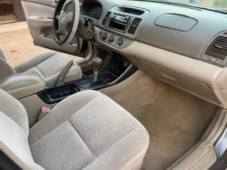 A picture of 2004 TOYOTA CAMRY