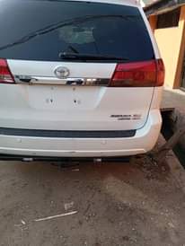 A picture of Toyota Sienna 05