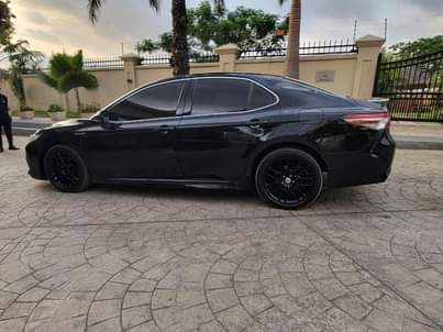 A picture of bulletproof Toyota Camry 2020 model dm for the price