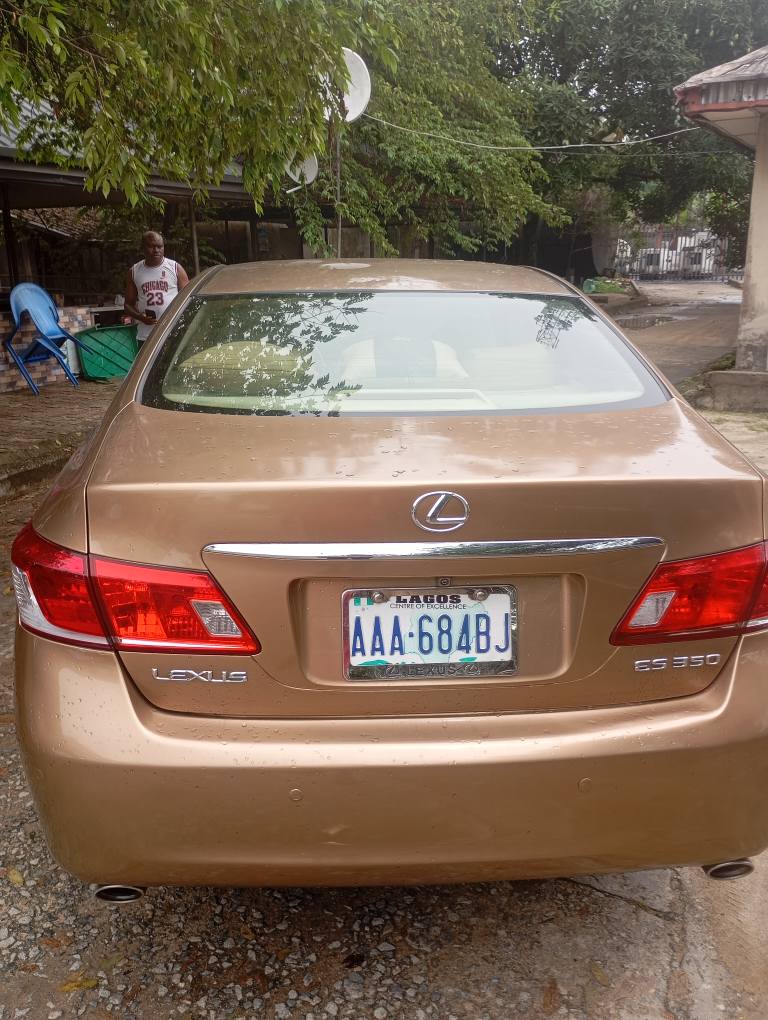 A picture of Lexus ES 350