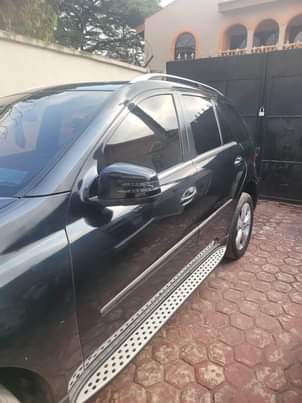 A picture of 2011 MERCEDES ML350