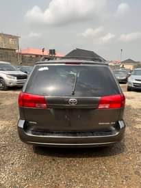 A picture of 2005 Toyota Sienna