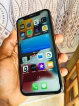 A picture of iPhone X 64gb at 580k