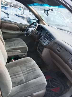 A picture of TOYOTA SIENNA 2000 First body Engine Gear Ac need attention