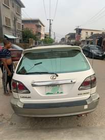 A picture of Lexus RX 300