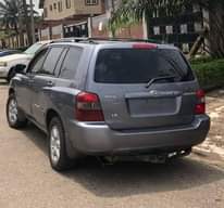 A picture of Clean Nigerian Used Grey Toyota Highlander 2007 2rows Partly repainted