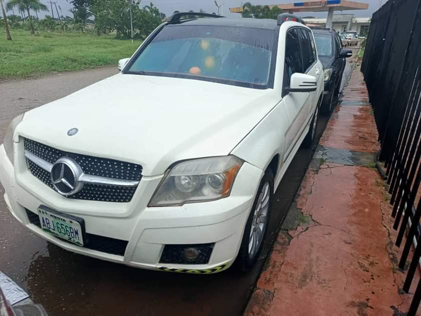 A picture of 2011 Mercedes Benz GLK350
