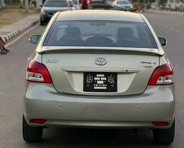 A picture of URGENT BUYERS ONLY CALL 09063948959 CLEAN Toyota Yaris sport 208