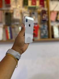 A picture of iPhone x 64gb