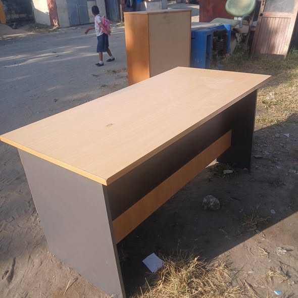 A picture of Office table