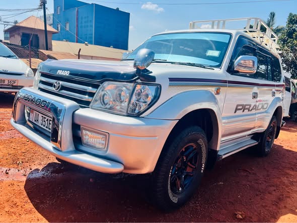 A picture of PRADO TZ DIESEL ENGINE 28m 0759317866