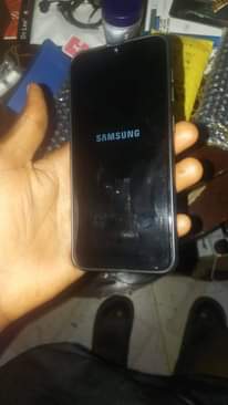 A picture of galaxy a50 128gb