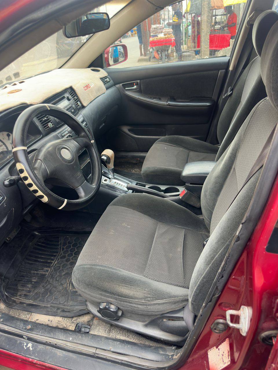 A picture of Toyota corolla 04