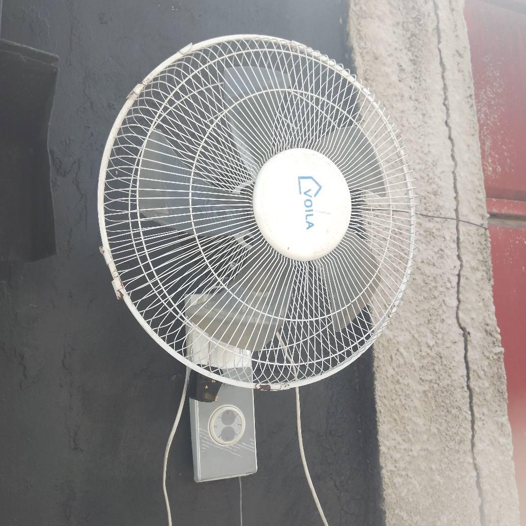 A picture of Feni ya ukutani EVERNAL clean 0759313293 sinza