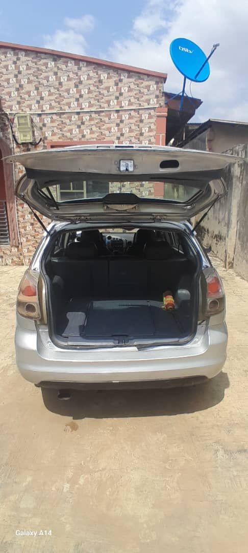A picture of Toyota matrix 05