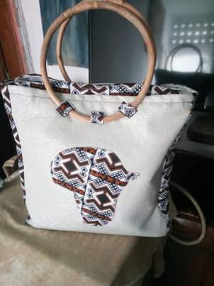 A picture of Africain bag 221771302418 whastapp