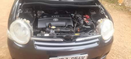 A picture of Toyota sienta for sale shs.19 000 000 slightly negotiable