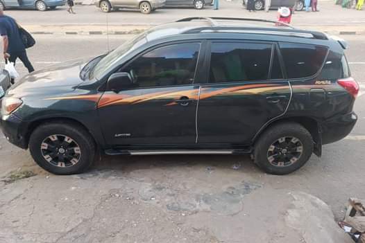 A picture of TOYOTA RAV4